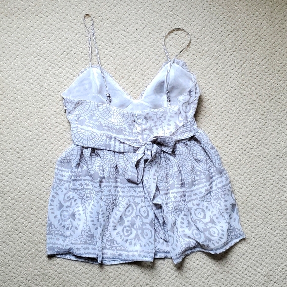 Kirra Bohemian Style Spaghetti Straps Top, size M, White/Gray Sparkly - Picture 6 of 16